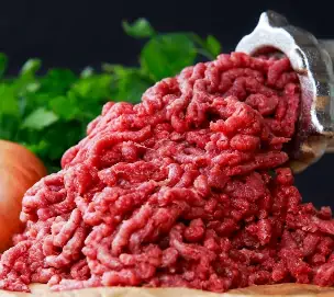 عکس گوشت خارج شده از چرخ گوشت