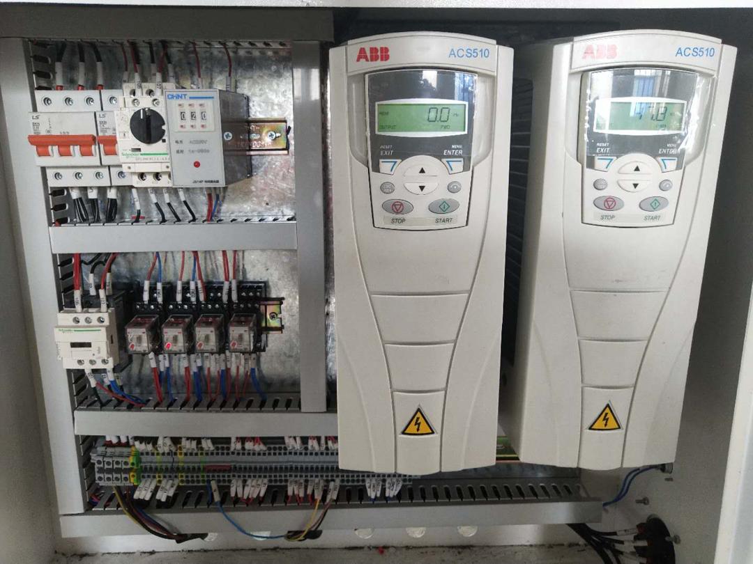 عکس تابلو برق خط تولید پروفیل یو پی وی سی
