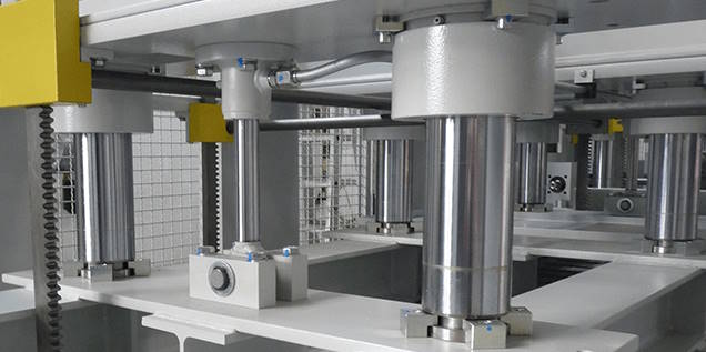 عکس دستگاه پرس هیدرولیک