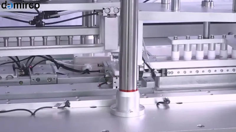 بسته‌بندی‌های متنوع رژ لب با طراحی‌های جذاب و مدرن