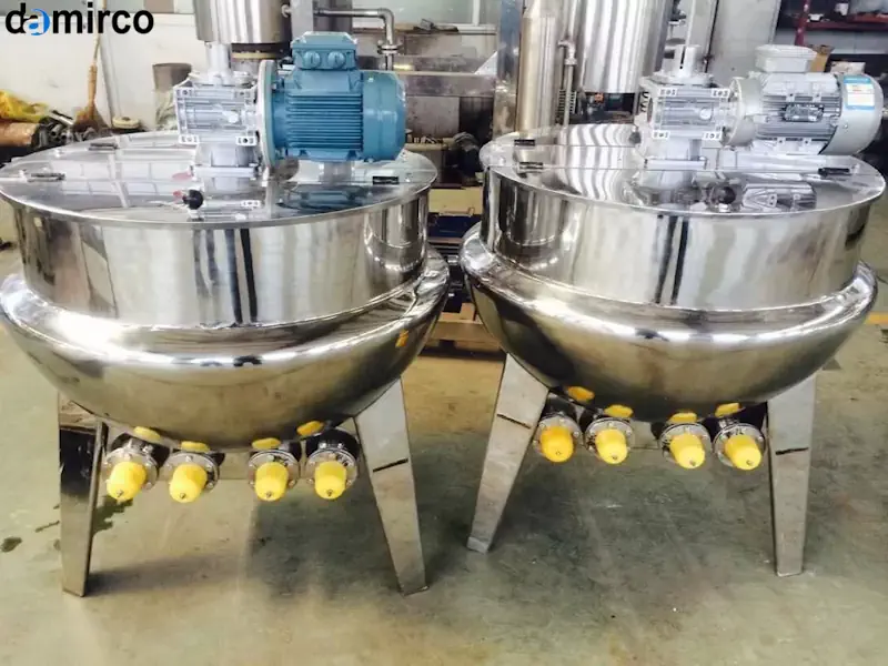 پاستیل صنعتی و خانگی در کنار هم، نمایش تفاوت‌های ظاهری و بافتی