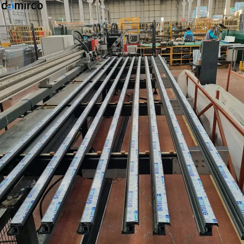 پروفیل های یو پی وی سی در کارخانه