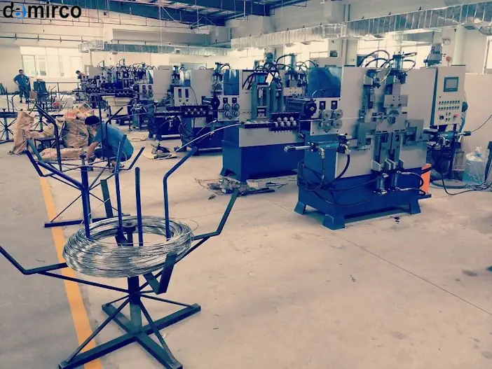 مراحل کار با دستگاه تولید آویز لباس