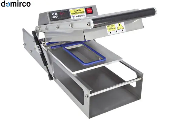 تصویر چند نوع دستگاه سیل حرارتی در یک محیط صنعتی