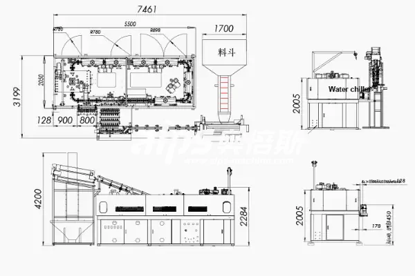 نمای نزدیک از مکانیزم یک دستگاه بادکن پت در حال تولید بطری‌های شفاف پلاستیکی