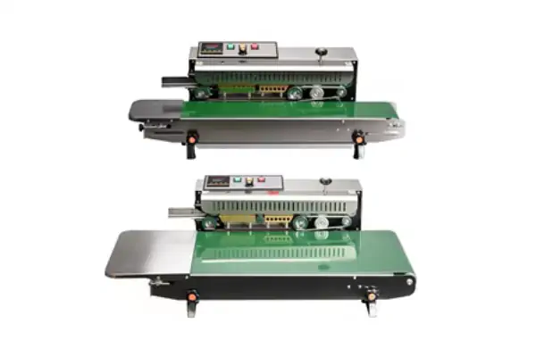 عملکرد یک دستگاه دوخت پلاستیک اتوماتیک پیشرفته در یک کارخانه مواد غذایی