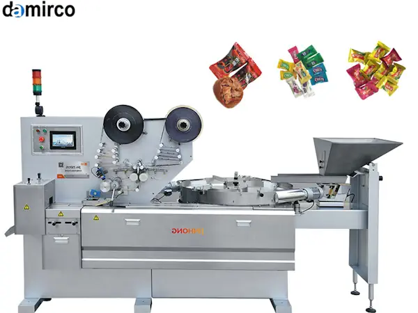 تصویر یک دستگاه بسته بندی پیلو پک پیشرفته در یک کارخانه تولیدی