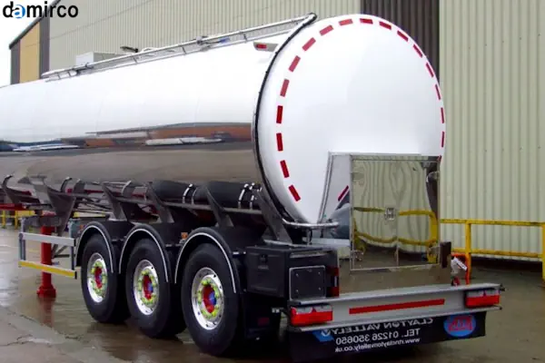 تانکر حمل شیر دست دوم استیل ضد زنگ روی شاسی کامیون