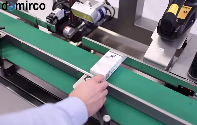 نمایی از خط تولید دارو و دستگاه‌های کدینگ برای اجرای سیستم اصالت دارو