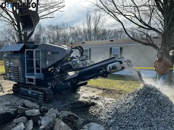 نمای داخلی و اجزای اصلی یک دستگاه سنگ شکن فکی صنعتی