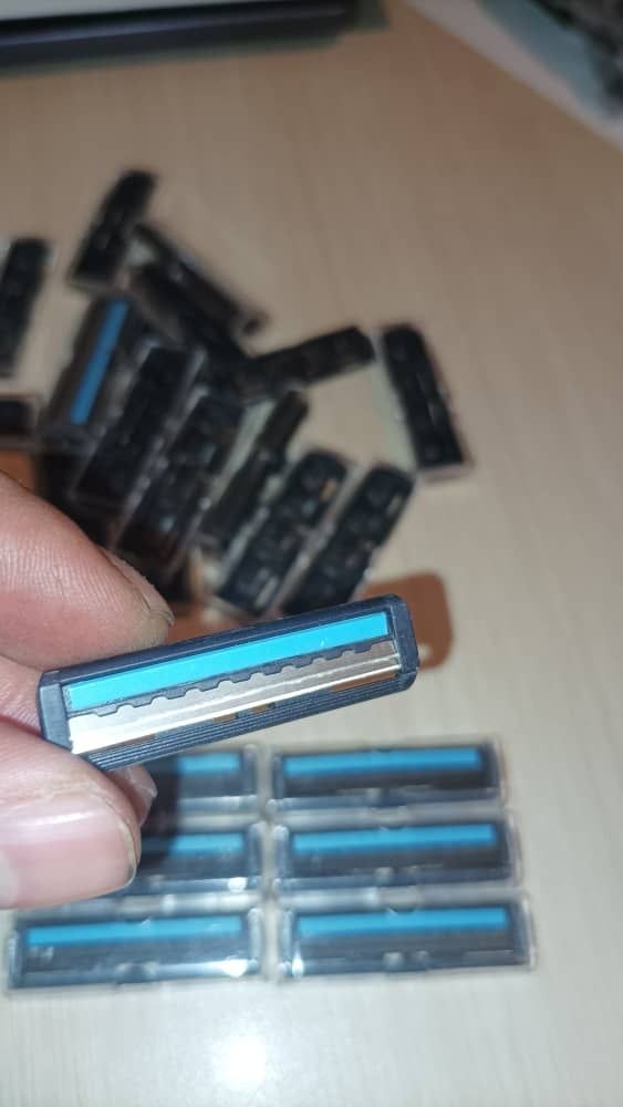 تصویر یک فروش عمده سر تیغ ژیلت از کارخانه