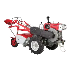 عکس تیلر در حین کنده زمین