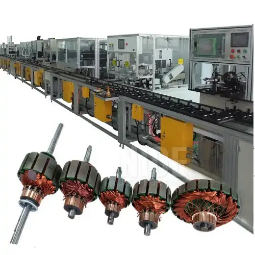 عکس انواع سیم پیچ بزرگ و کوچک در کنار خط تولید موتور الکتریکی