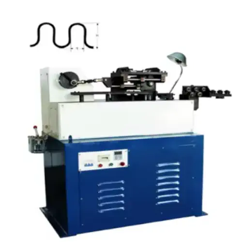 عکس دستگاه تولید فنر مبل و تشک به همراه نمونه محصول در بالا سمت چپ تصویر