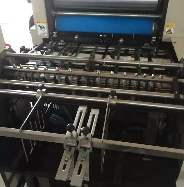 قسمتی از دستگاه چاپ افست
